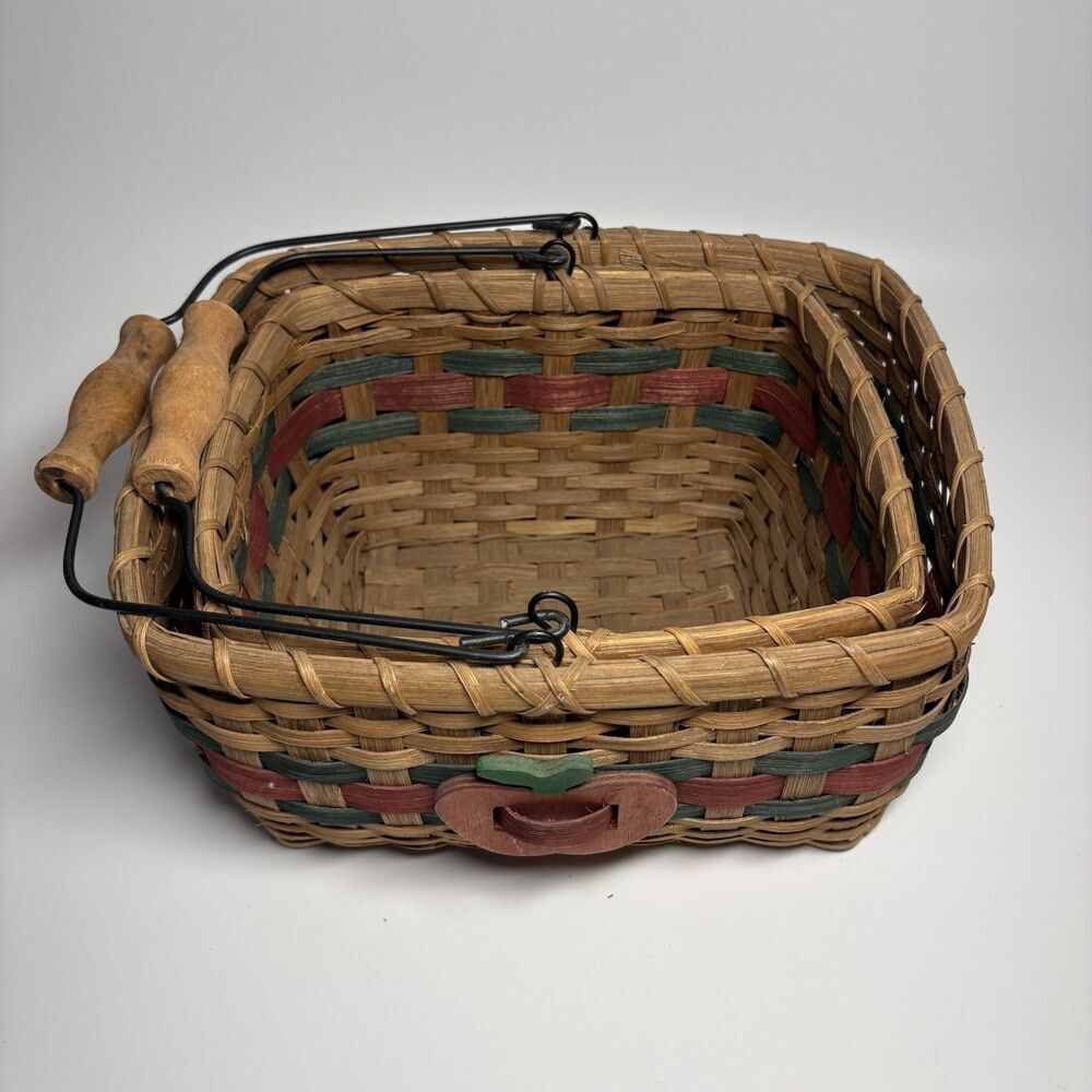 Set 2 Vintage Baskets Apples Wooden Carrier Handle - Picture 5 of 5
